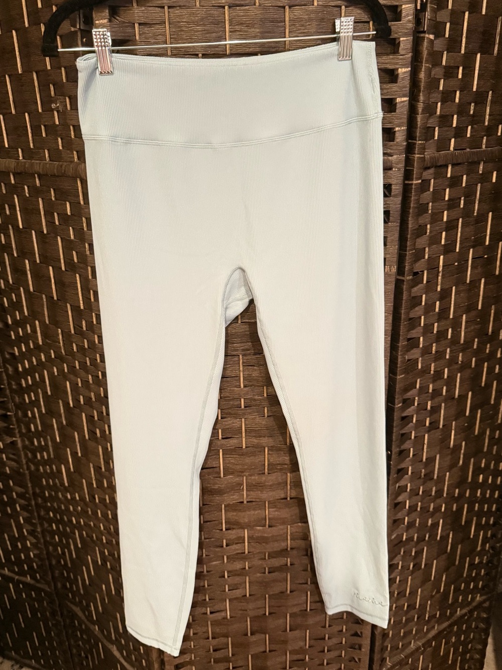 *NWT Sz 1x* LĒ·LĀ·LŌ* Baby blue ribbed leggings